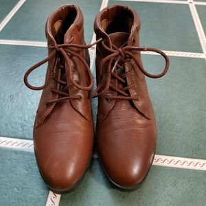 Men's Brown Lace-Up Chukka Boots